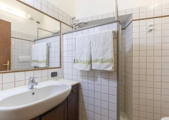 Apartman Ginestre 1 *